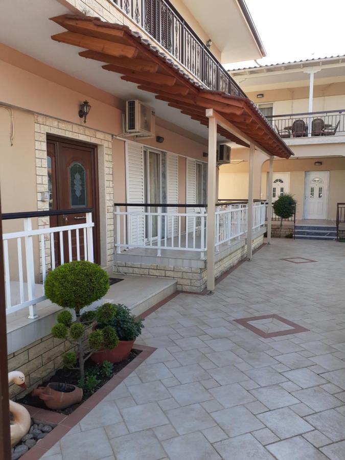 Chrysafis Apartments Nea Vrasna Ngoại thất bức ảnh