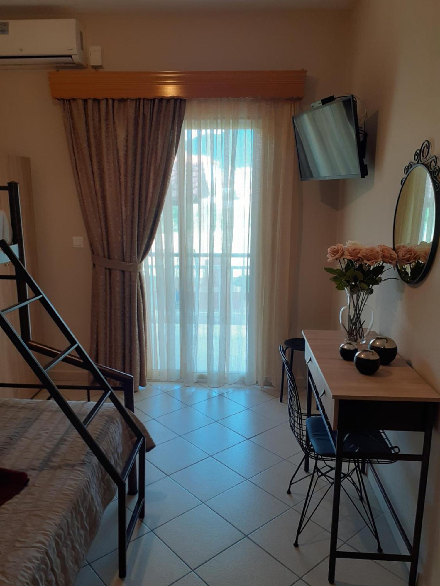 Chrysafis Apartments Nea Vrasna Ngoại thất bức ảnh